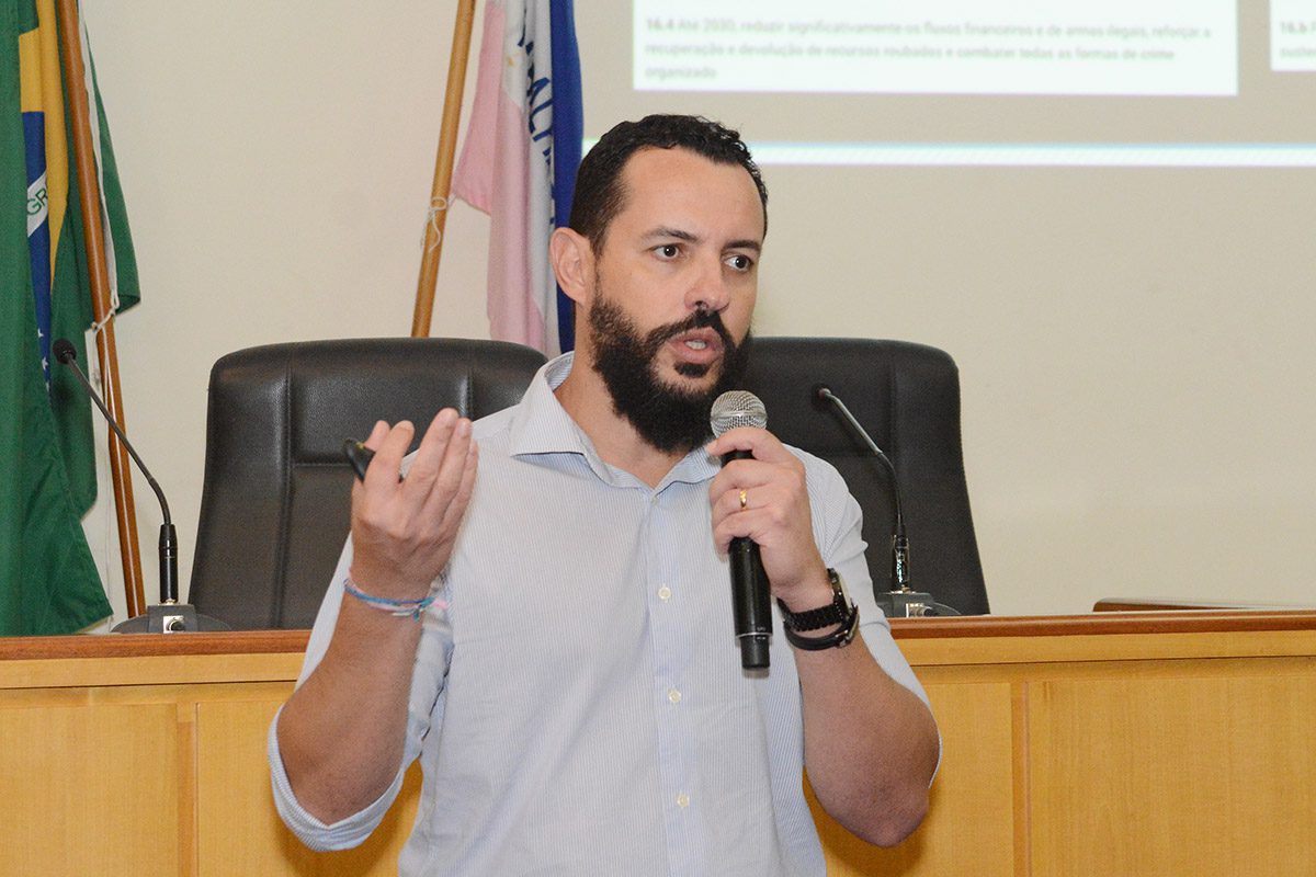 Palestra aponta medidas no combate à violência