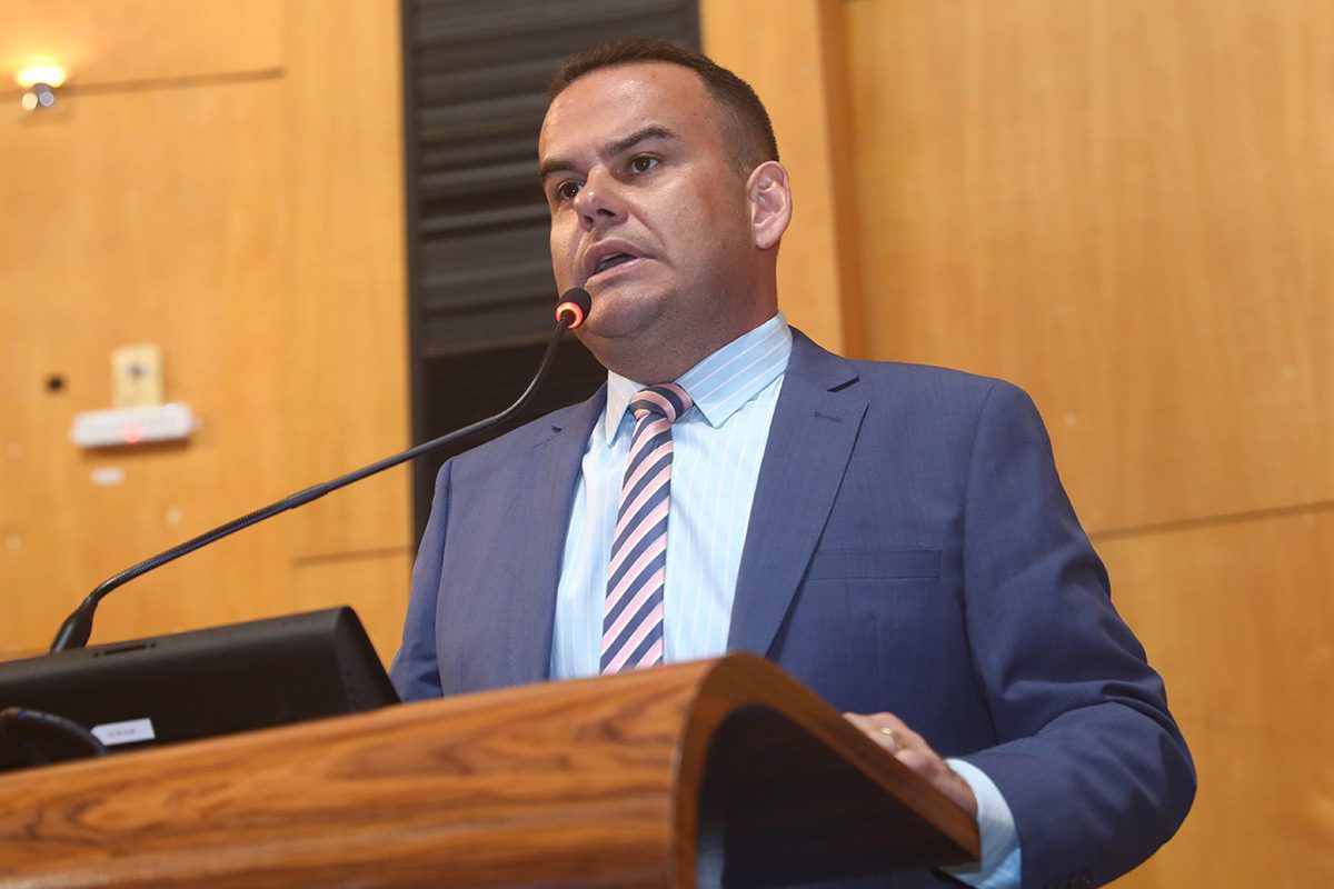 Deputado quer acesso à documentação de postos