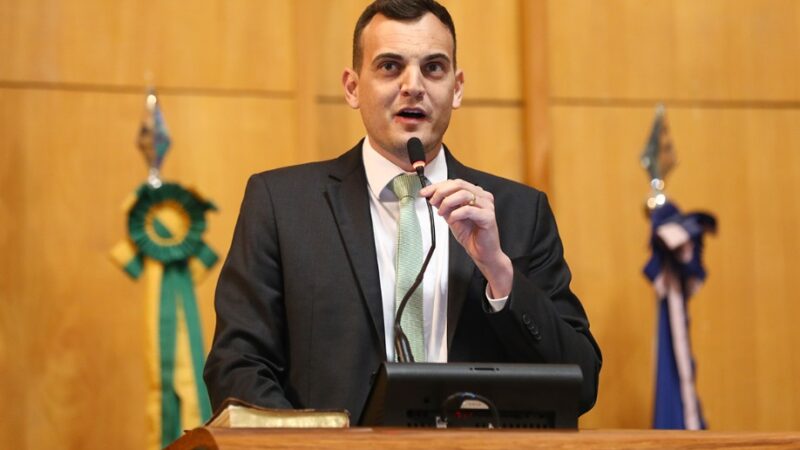 Alcântaro quer campanha contra aborto