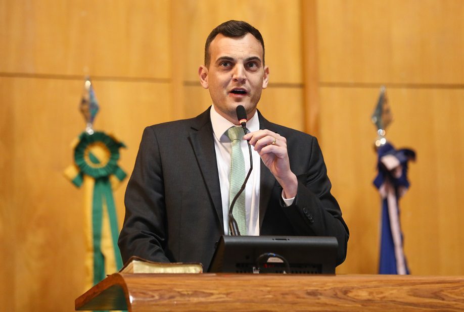 Alcântaro quer campanha contra aborto