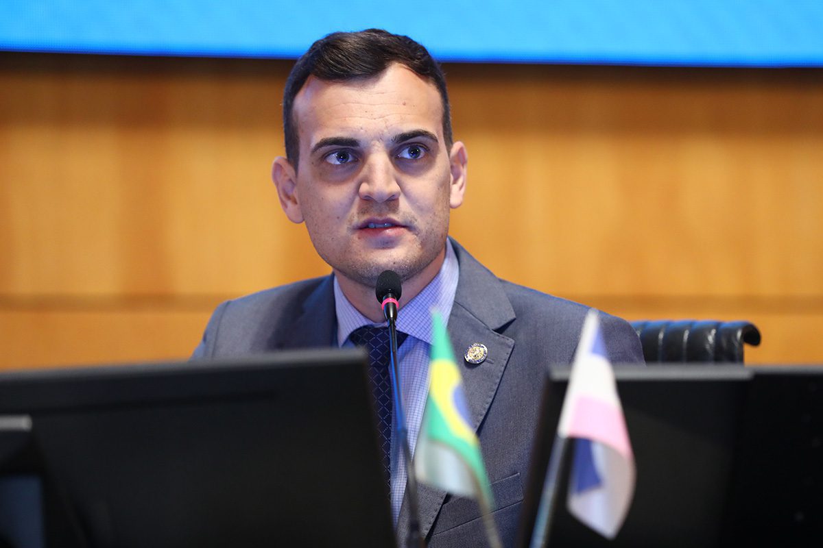 Deputado propõe apoio a órfãos de feminicídio