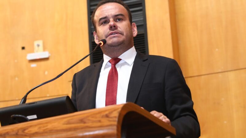 Projeto visa permanência de idosos no mercado