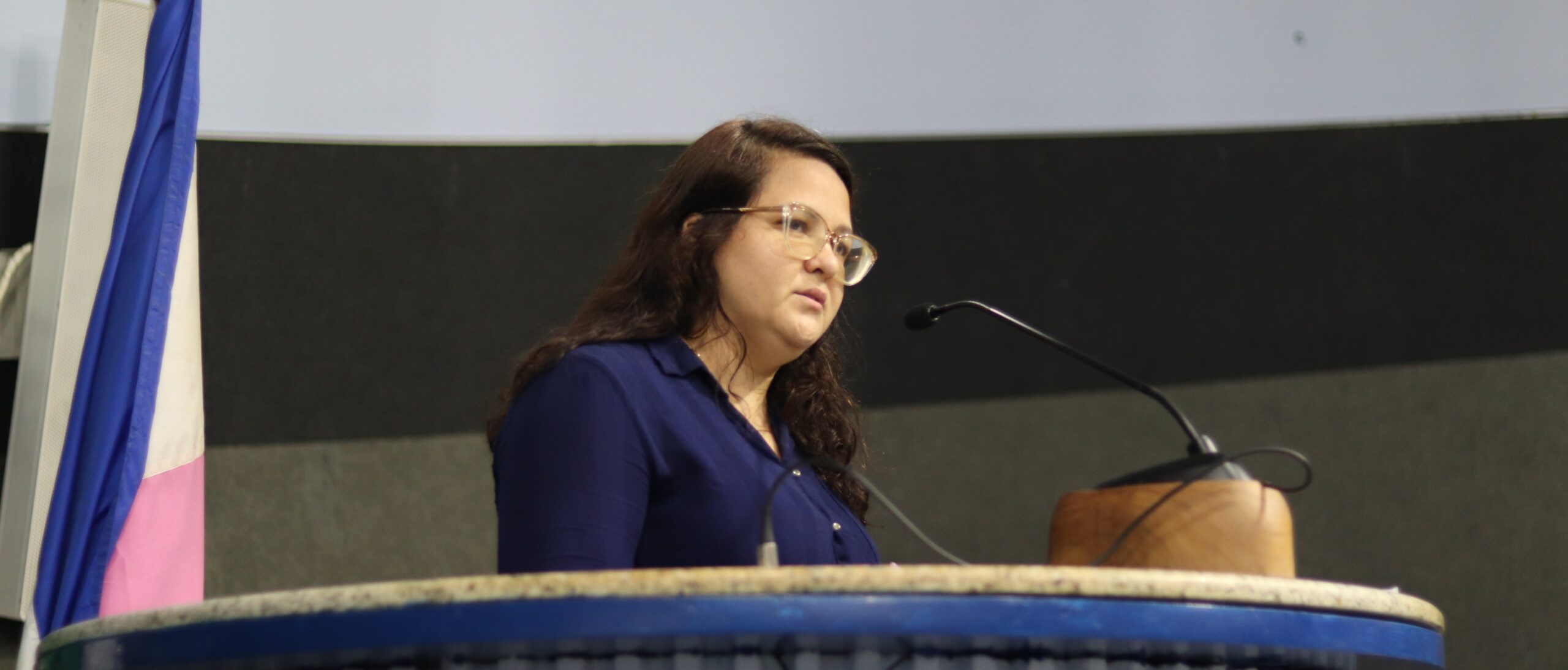 Assistente de Educação Infantil discute situação da ocupação em Vitória