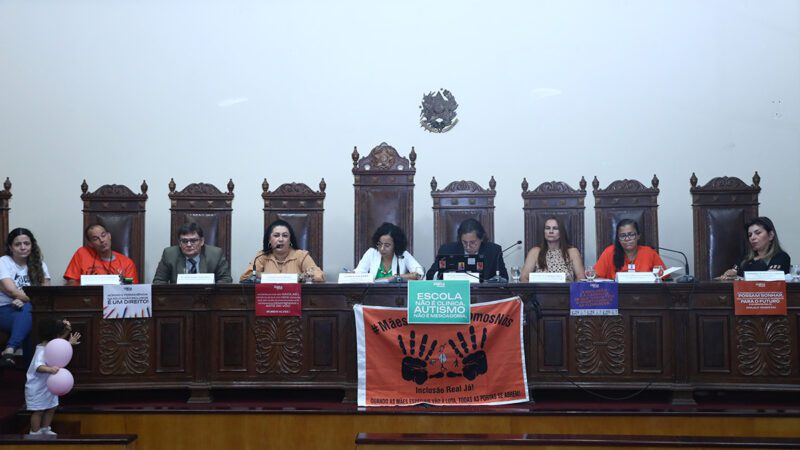 Debate destaca os desafios enfrentados pela educação inclusiva