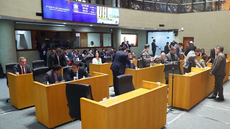 Plenário aprova a reestruturação da Defensoria Pública