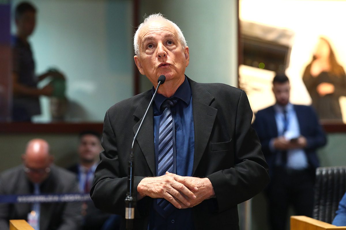 Escolas Devem Alertar sobre Riscos em Brincadeiras de Acordo com Nova Lei