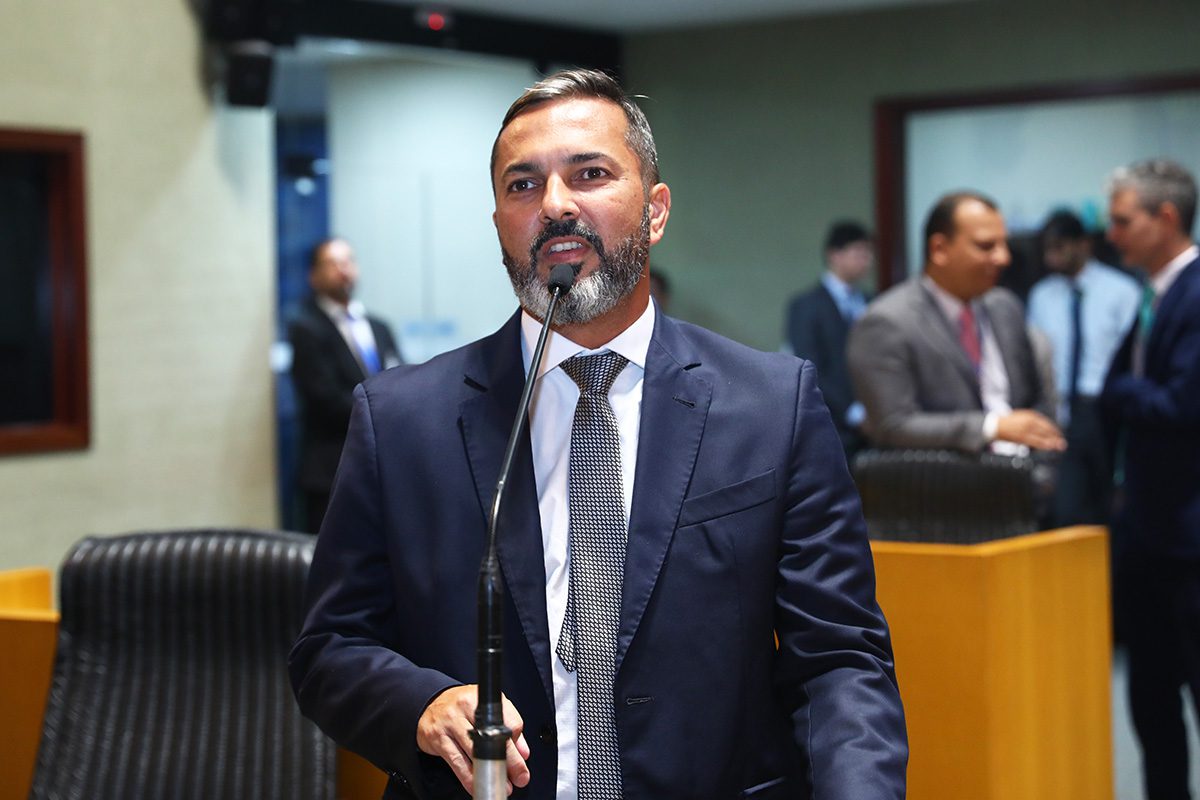Projeto de Lei busca oficializar desfiadeiras de siri como patrimônio cultural