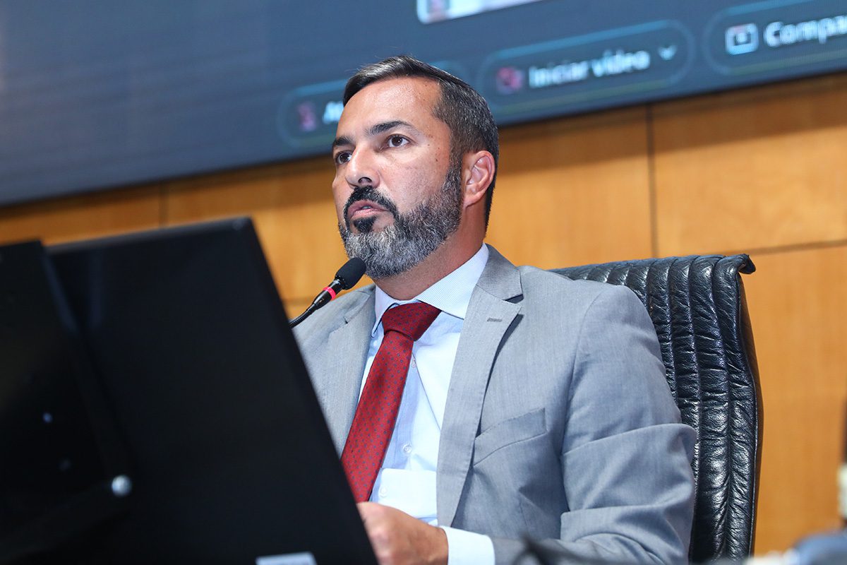 Projeto de Lei Propõe Sanções Financeiras para Crimes com Arma de Fogo