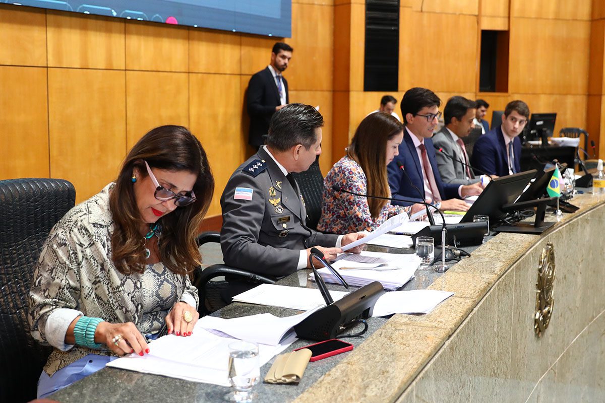 Comissão aprova isenção de taxa de concurso para vítimas de violência