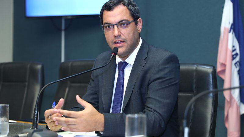 Proposta de Lei para Mitigar o Risco de Afogamento em Crianças