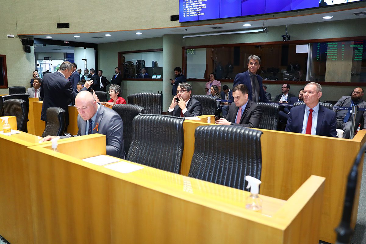 Análise de veto abre a semana legislativa