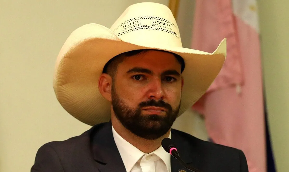 Deputado Pablo Muribeca Critica Sistema de Saúde, Mas Utiliza UPA de Serra Sede