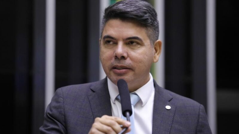 Messias Donato questiona Nísia Trindade sobre incineração de vacinas vencidas