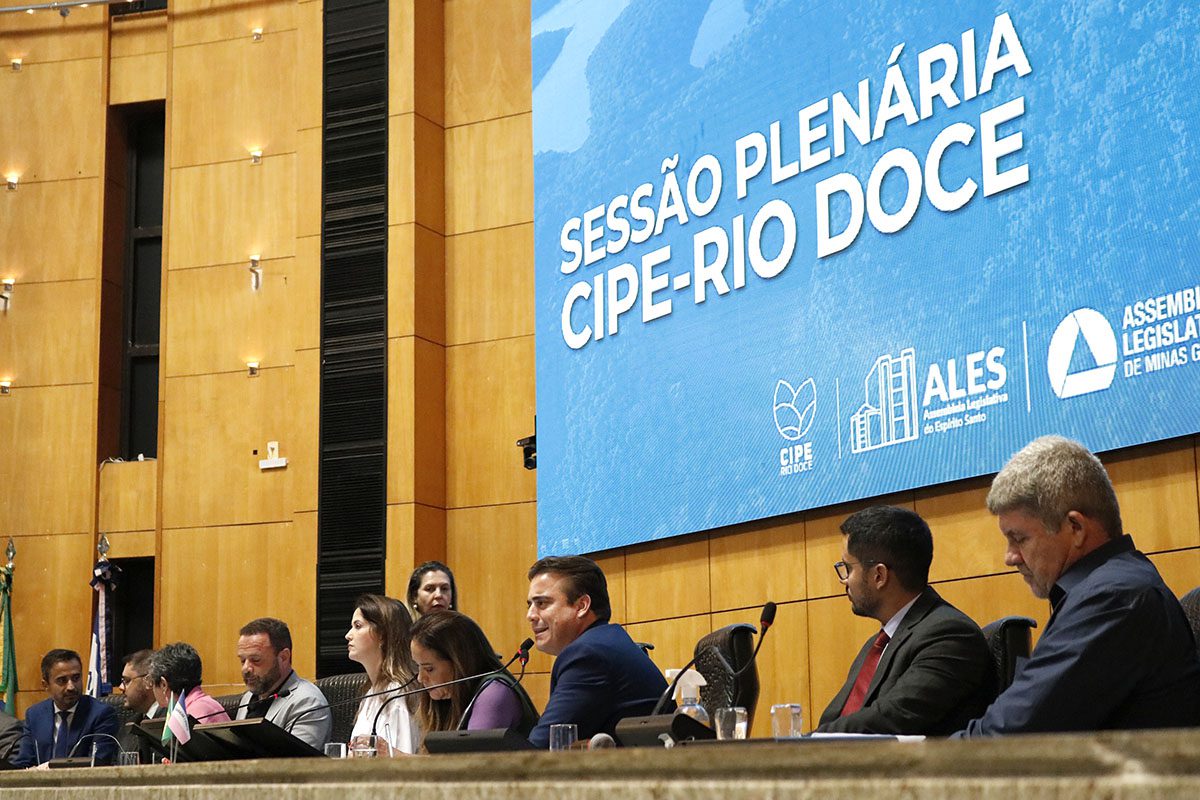 Cipe Rio Doce ouve autoridades e atingidos pela tragédia de Mariana
