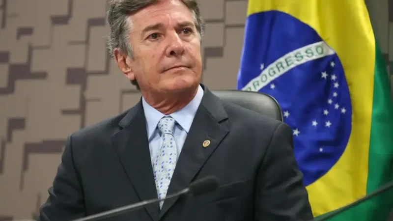 Por motivos de saúde, ex-presidente Fernando Collor deixa prisão e cumprirá pena em regime domiciliar