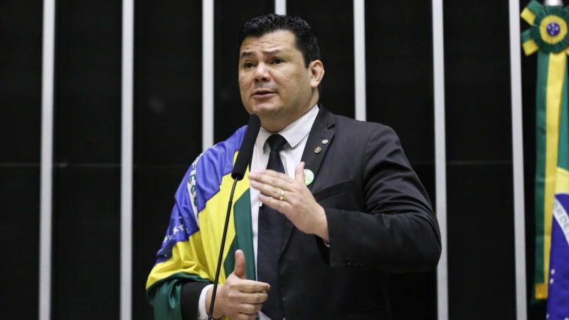 Conselho de Ética aprova suspensão cautelar do mandato de Gilvan da Federal por quebra de decoro