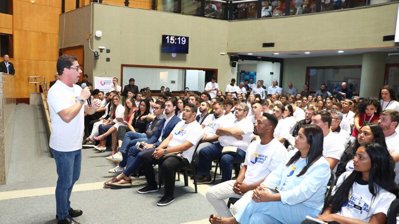 Assembleia abre Escola de Formação Política com aula inaugural para jovens de 11 municípios