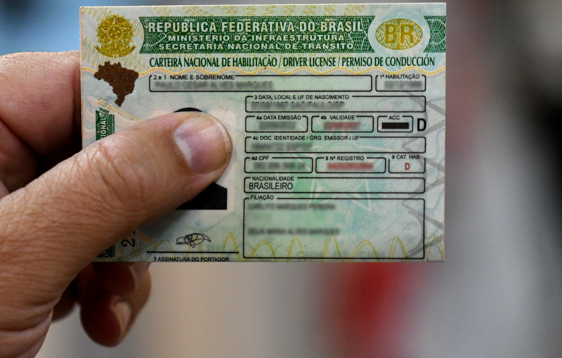Lula veta exigência de exame toxicológico para tirar CNH nas categorias A e B