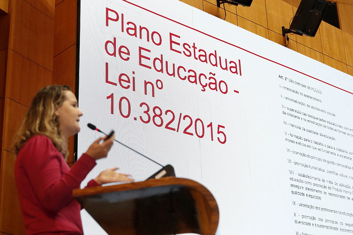 Debate sobre o novo Plano Nacional de Educação mobiliza comunidade capixaba