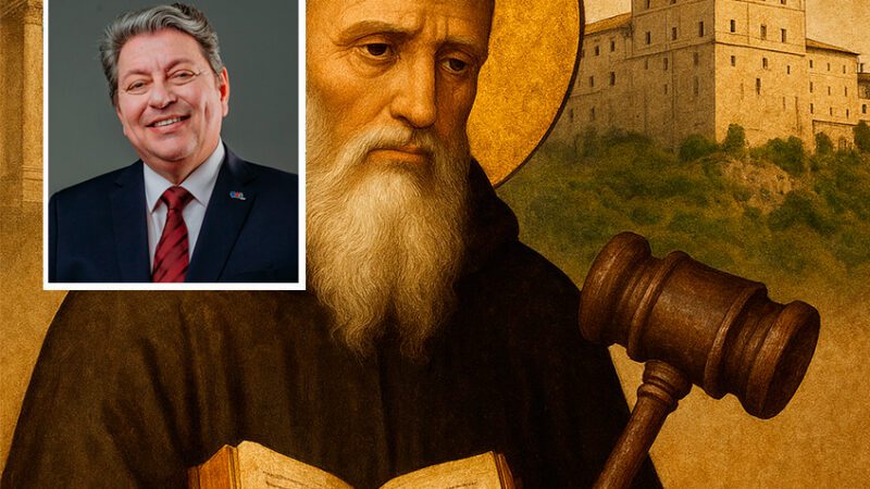 O martelo dos tribunais – Grande Legislador – São Bento de Núrcia