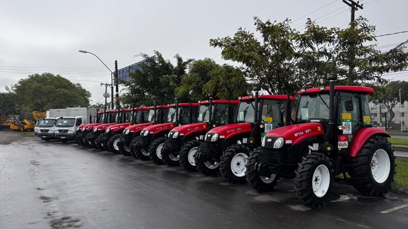 Governo do Estado entrega máquinas e equipamentos para fortalecer a agricultura capixaba