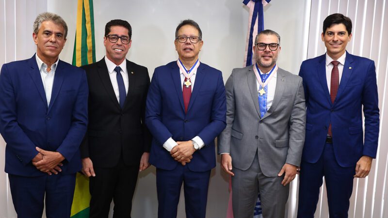 Autoridades da Justiça e do MPES recebem comendas da Assembleia Legislativa