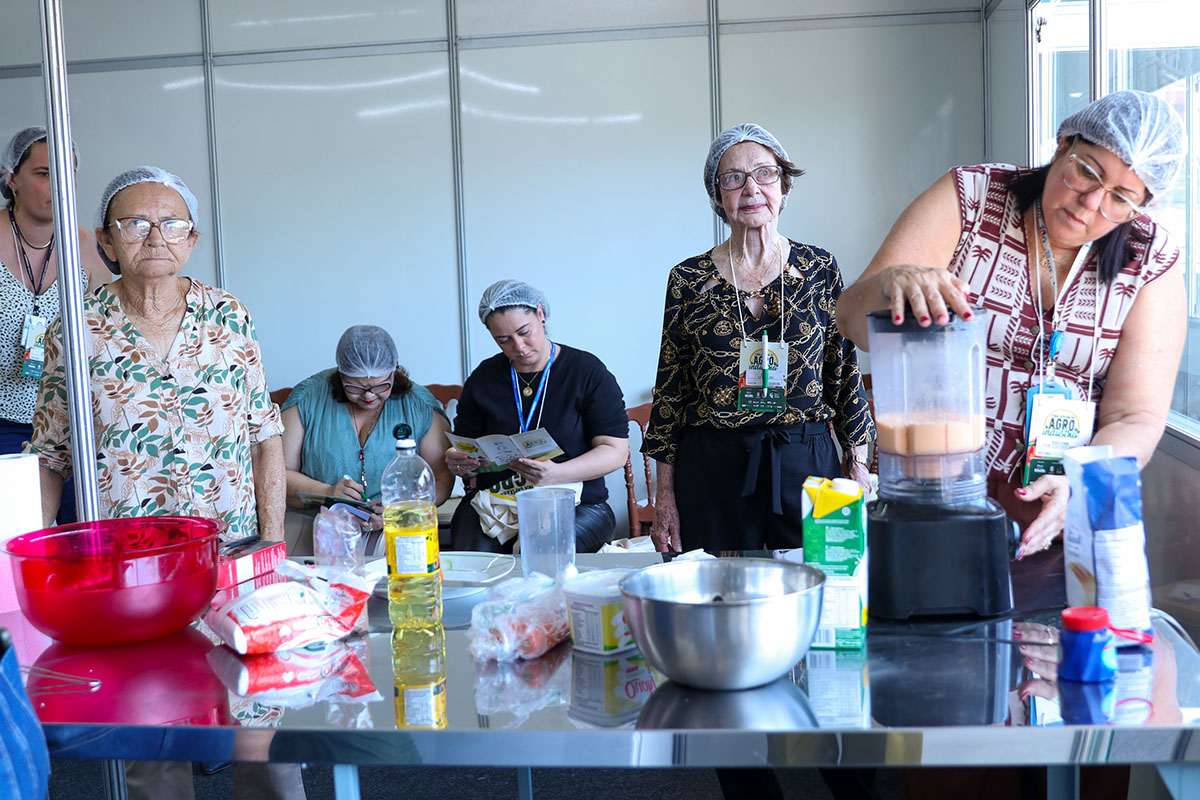 Feira da Agroindústria promove cursos sobre processamento de tilápia e fabricação de bolos