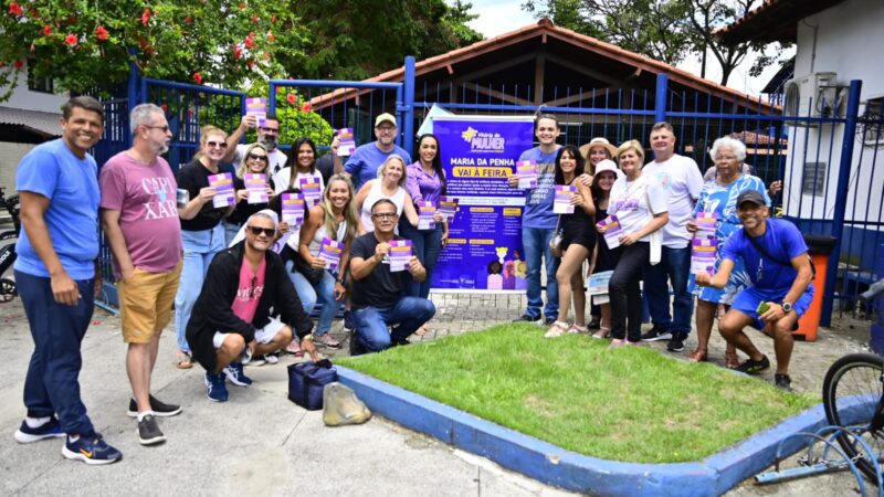 Pazolini leva informação e reforça a rede de proteção às mulheres na feira de Goiabeiras
