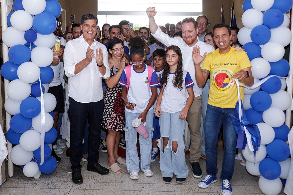 Governo entrega escola moderna em Linhares e reforça educação em tempo integral