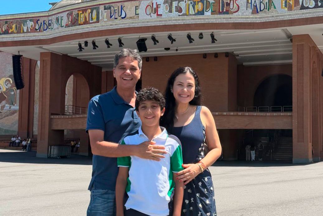 Ricardo Ferraço visitou Aparecida com a família durante o Carnaval