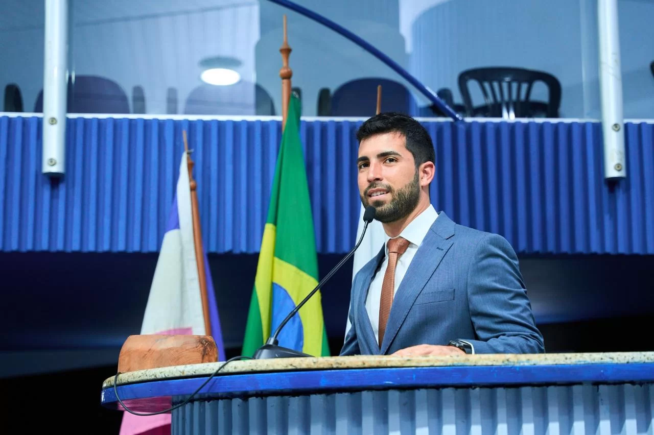 Crise na Câmara de Vitória expõe racha entre Prefeito e Vereador