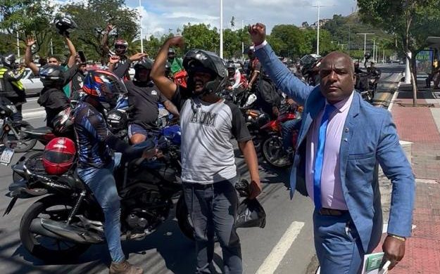 Vereador Antônio Carlos C&A se posiciona em defesa dos motoboys e critica propostas que prejudicam a categoria