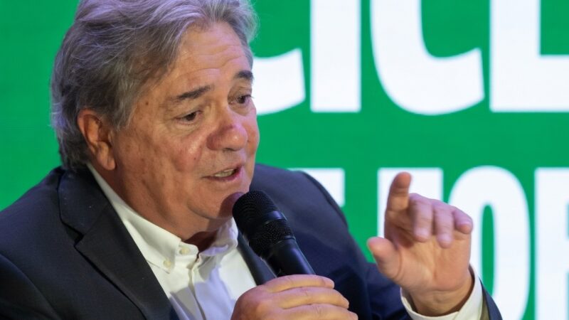 Luiz Paulo alerta em palestra: “populismo fiscal compromete finanças públicas e desenvolvimento brasileiro”