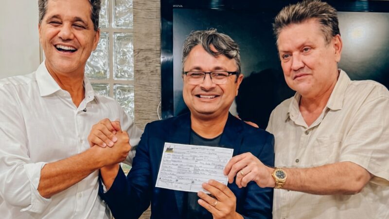 Vandinho Leite oficializa filiação ao MDB