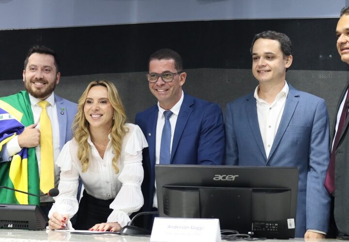 Cris Samorini assume Prefeitura de Vitória e foca no combate ao feminicídio