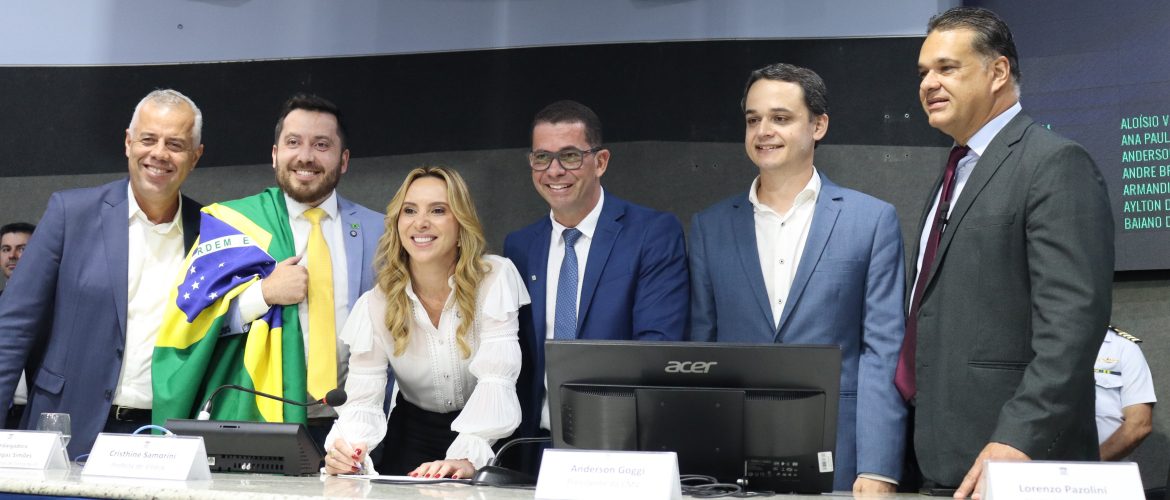 Cris Samorini assume Prefeitura de Vitória e foca no combate ao feminicídio