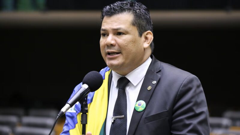 Gilvan da Federal troca líder do PL na Câmara de Vitória