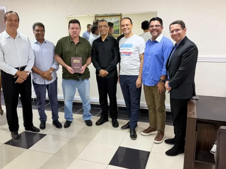 Igreja Universal articula apoio a Ricardo Ferraço