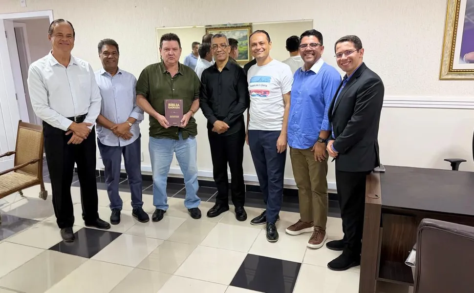 Igreja Universal articula apoio a Ricardo Ferraço