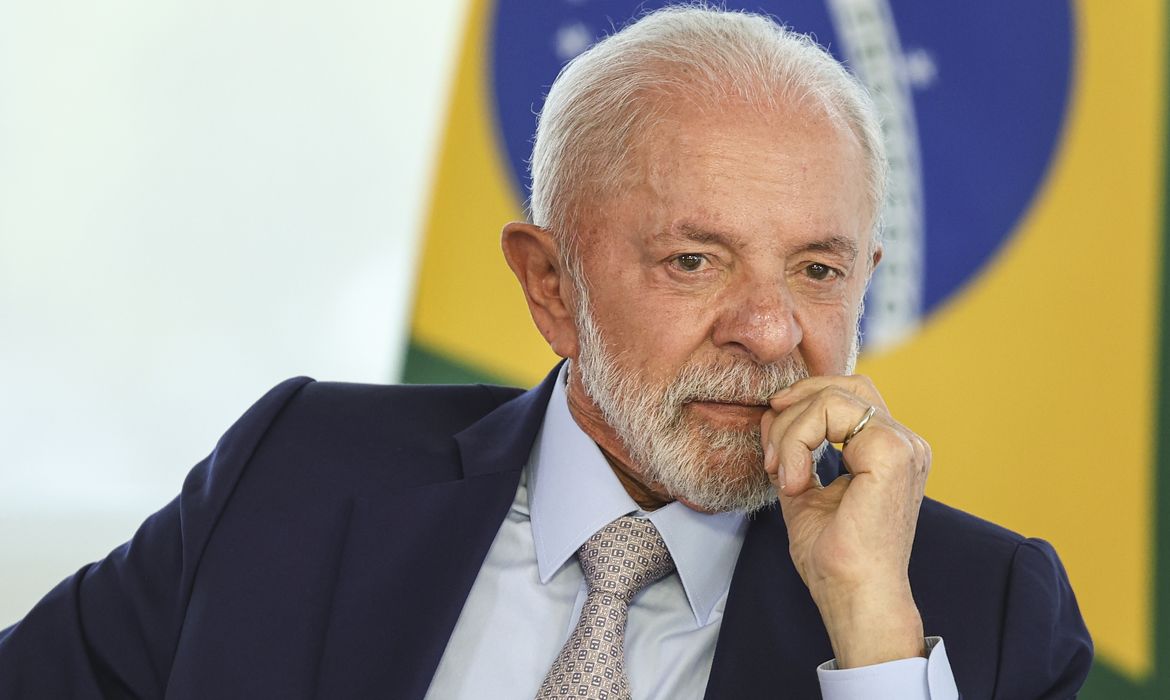 Lula aposta em pacote de bondades para reverter desaprovação recorde