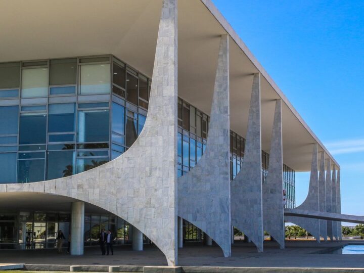 Conheça os seis pré-candidatos que disputam a Presidência da República em 2026