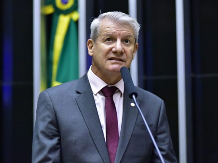 Após recuada, Paulo Folletto considera ser candidato a deputado estadual