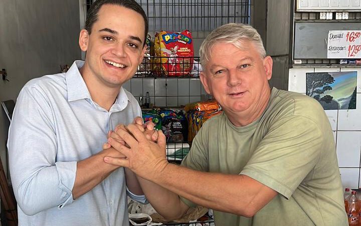 Pazolini recebido com entusiasmo nas feiras de Alto Laje e Cariacica Sede