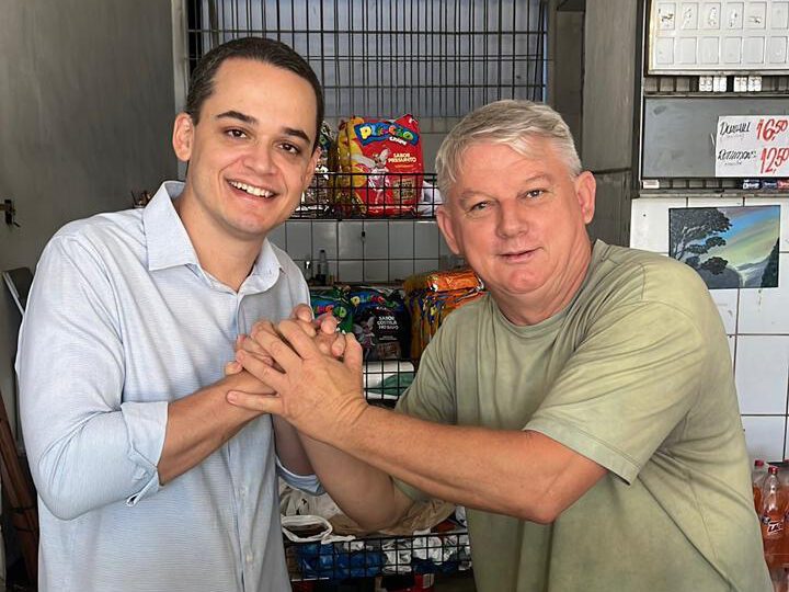 Pazolini recebido com entusiasmo nas feiras de Alto Laje e Cariacica Sede