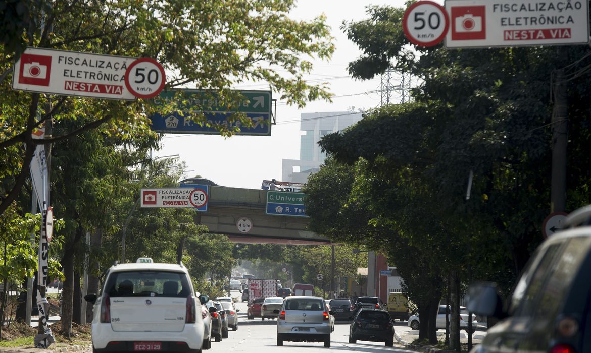 Afinal, pode haver radar de velocidade sem placa de aviso?