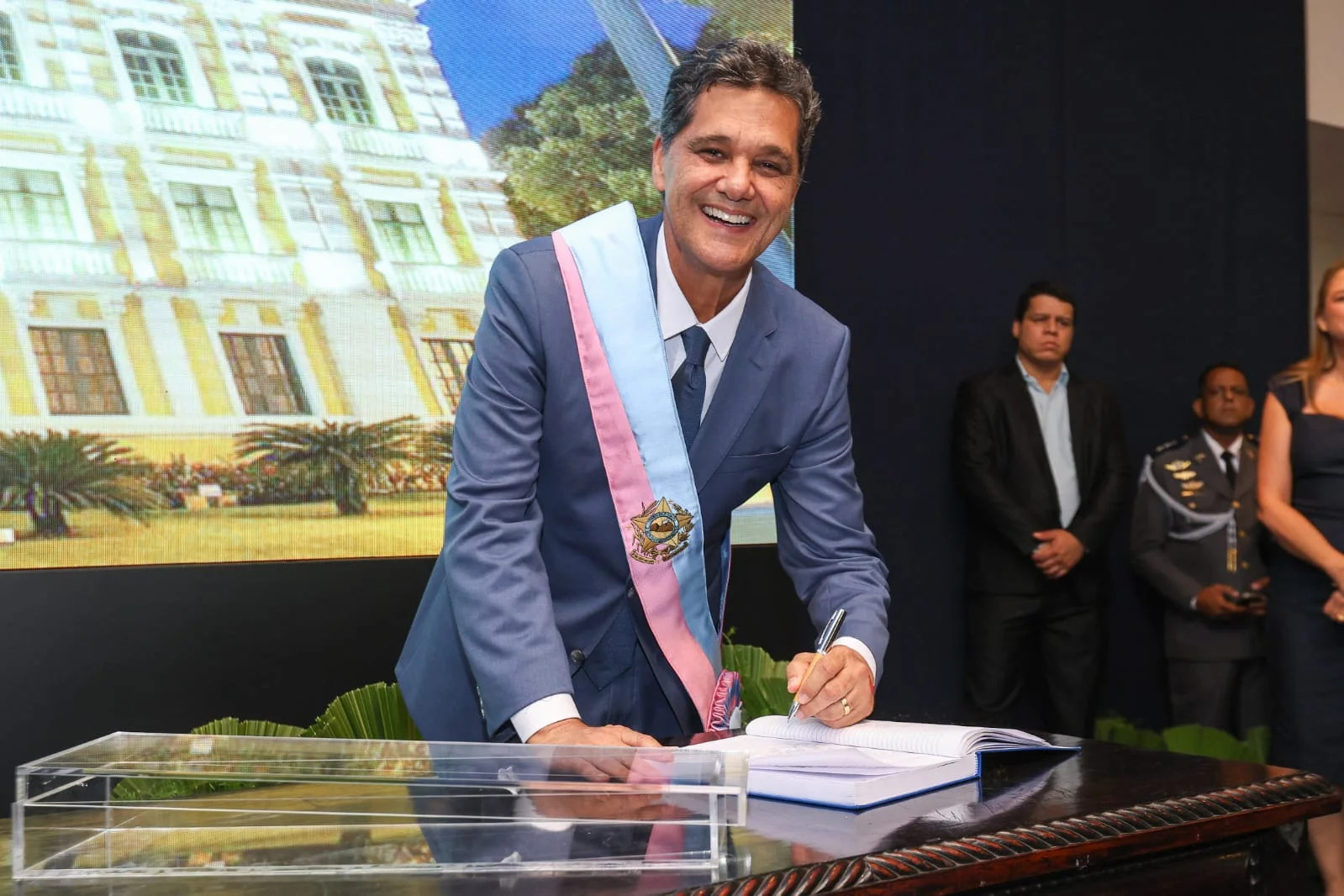 Ferraço define novos nomes para Meio Ambiente e comando da Polícia Militar