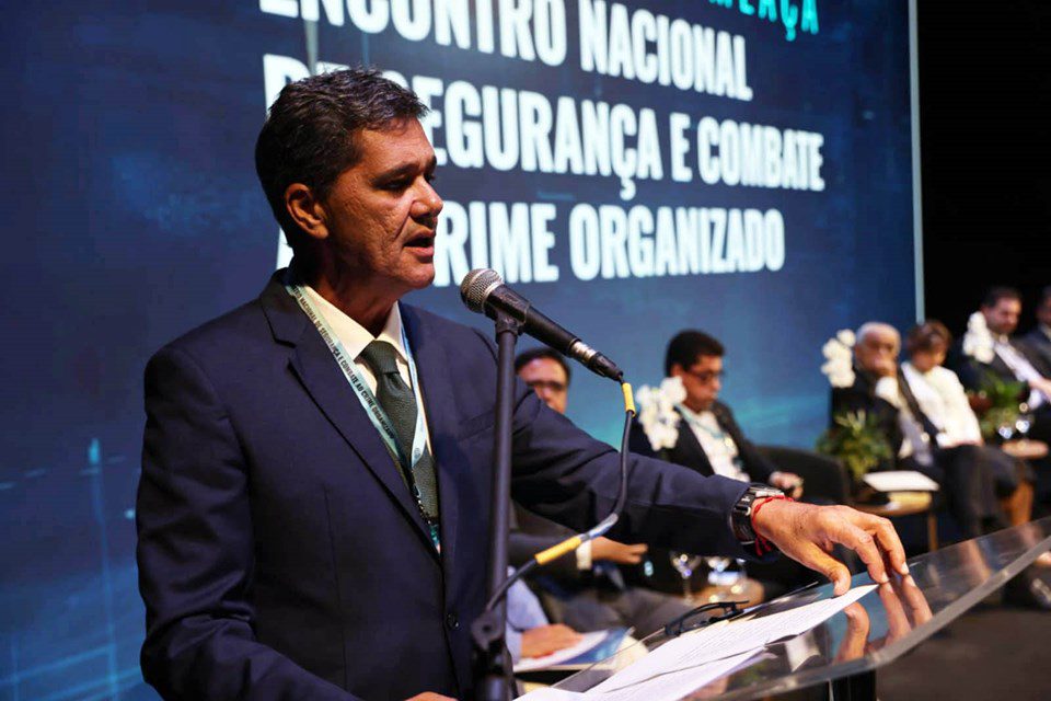 Ricardo Ferraço defende classificar facções criminosas como grupos terroristas