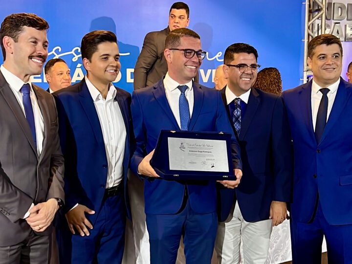 Honraria reforça ligação de liderança capixaba com Vila Velha durante sessão solene pelos 491 anos da cidade