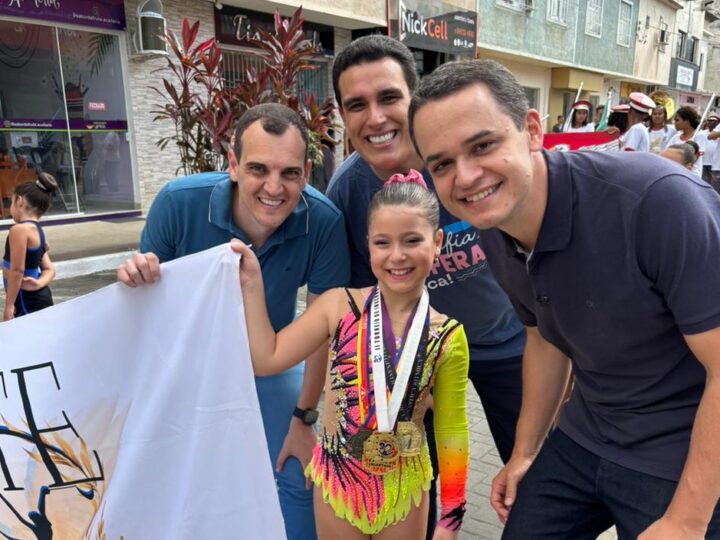 Em clima de festa e prestígio político, Lorenzo Pazolini obtém recepção calorosa em comemoração no município de João Neiva