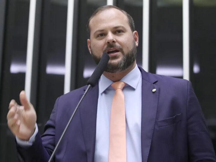 Victor Linhalis articula junto ao Ministério e pescadores conquistam mudança no sistema PesqBrasil